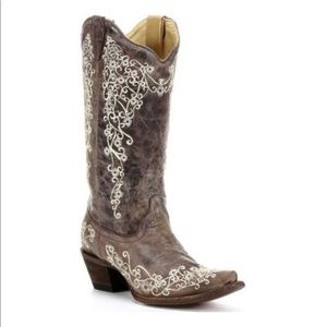 Corral Lisa Snip Distressed Embroidery Boots